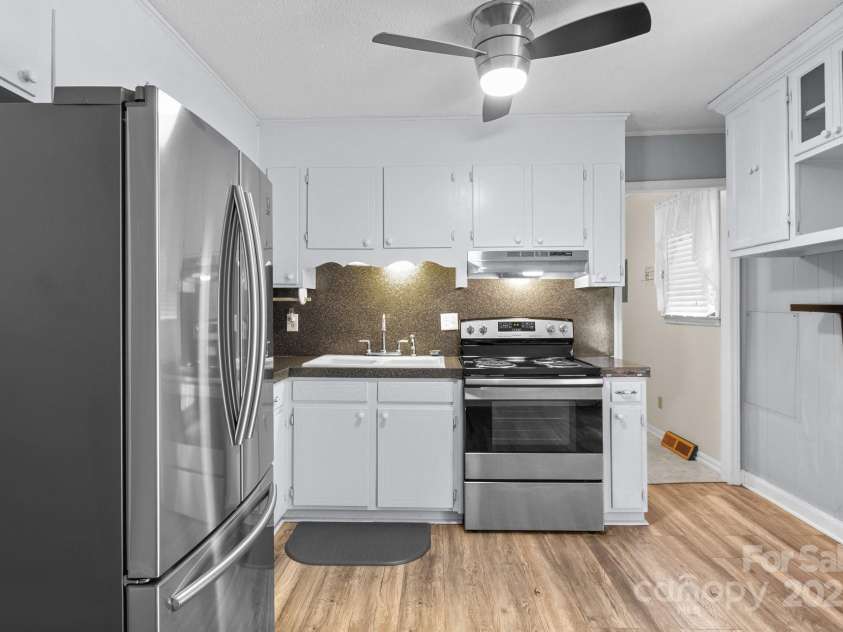 394 Efird Street, Gastonia, NC 28054.  MLS# CAR4242731, YatesRealty ID 7495. 