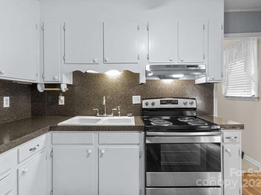 394 Efird Street, Gastonia, NC 28054.  MLS# CAR4242731, YatesRealty ID 7495. 