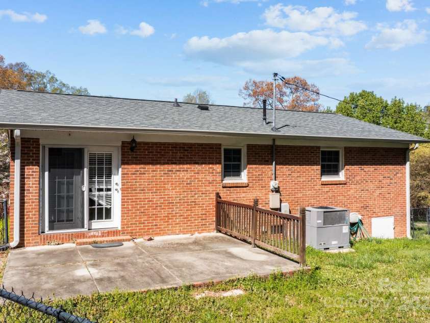 394 Efird Street, Gastonia, NC 28054.  MLS# CAR4242731, YatesRealty ID 7495. 