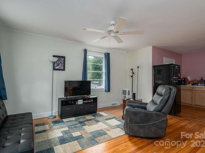 400 Houser Street, Cherryville, NC 28021.  MLS# CAR4249926, YatesRealty ID 7496. 