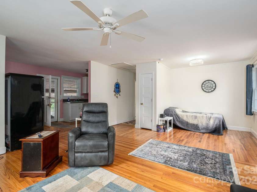 400 Houser Street, Cherryville, NC 28021.  MLS# CAR4249926, YatesRealty ID 7496. 