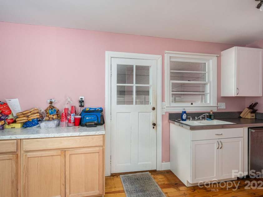 400 Houser Street, Cherryville, NC 28021.  MLS# CAR4249926, YatesRealty ID 7496. 