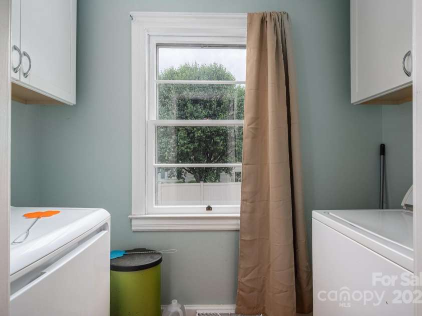 400 Houser Street, Cherryville, NC 28021.  MLS# CAR4249926, YatesRealty ID 7496. 