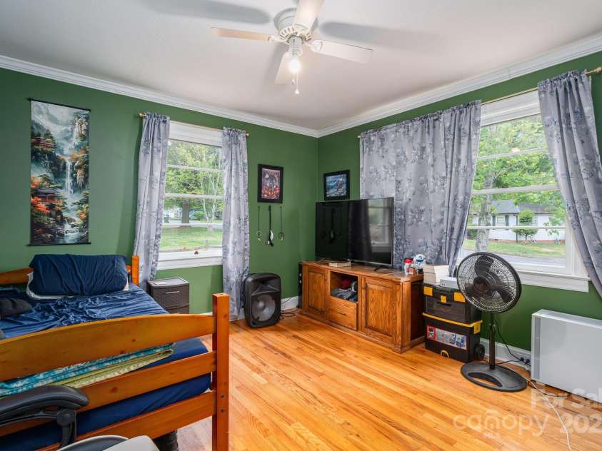 400 Houser Street, Cherryville, NC 28021.  MLS# CAR4249926, YatesRealty ID 7496. 