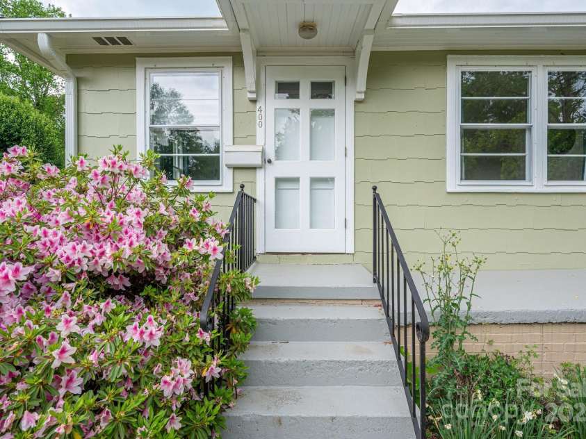 400 Houser Street, Cherryville, NC 28021.  MLS# CAR4249926, YatesRealty ID 7496. 