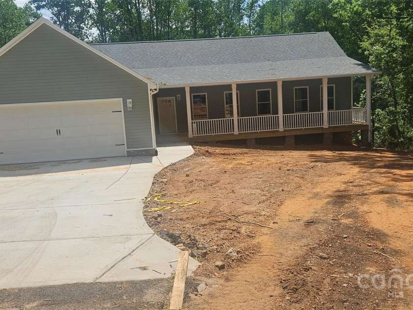 532 Robinhood Road, Maiden, NC 28650.  MLS# CAR4249463, YatesRealty ID 7499. 