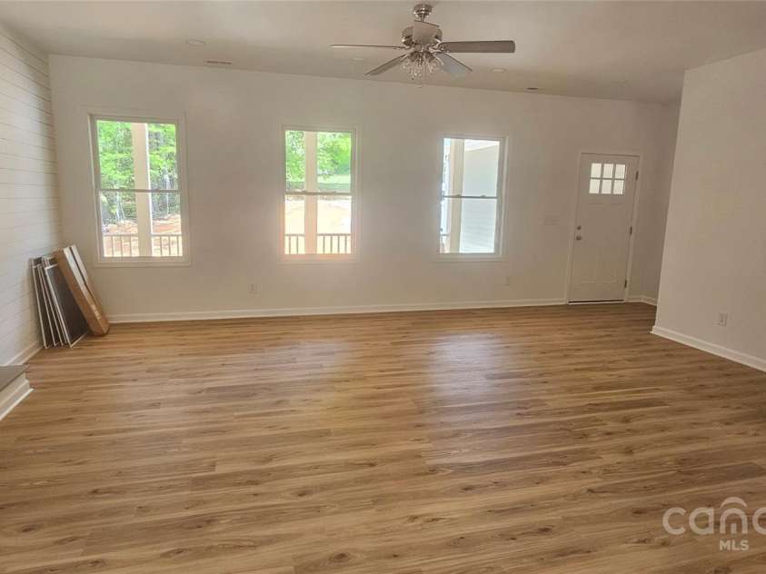 532 Robinhood Road, Maiden, NC 28650.  MLS# CAR4249463, YatesRealty ID 7499. 
