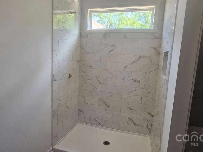 532 Robinhood Road, Maiden, NC 28650.  MLS# CAR4249463, YatesRealty ID 7499. 