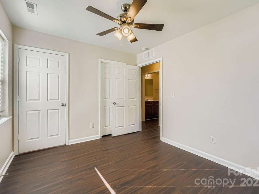 208 Lakewood Avenue, Charlotte, NC 28208.  MLS# CAR4283763, YatesRealty ID 75. 