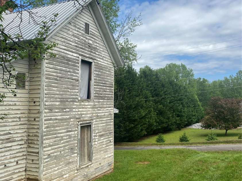 121 Blair Street, Bostic, NC 28018.  MLS# CAR4250413, YatesRealty ID 7500. 