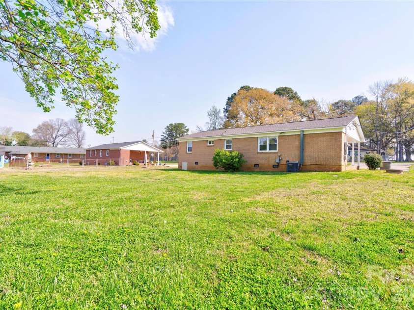 1904 Sulphur Springs Road, Shelby, NC 28152.  MLS# CAR4361748, YatesRealty ID 7501. Back Right