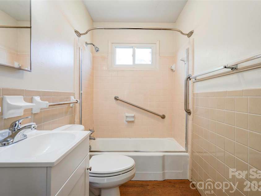 1904 Sulphur Springs Road, Shelby, NC 28152.  MLS# CAR4361748, YatesRealty ID 7501. Bathroom