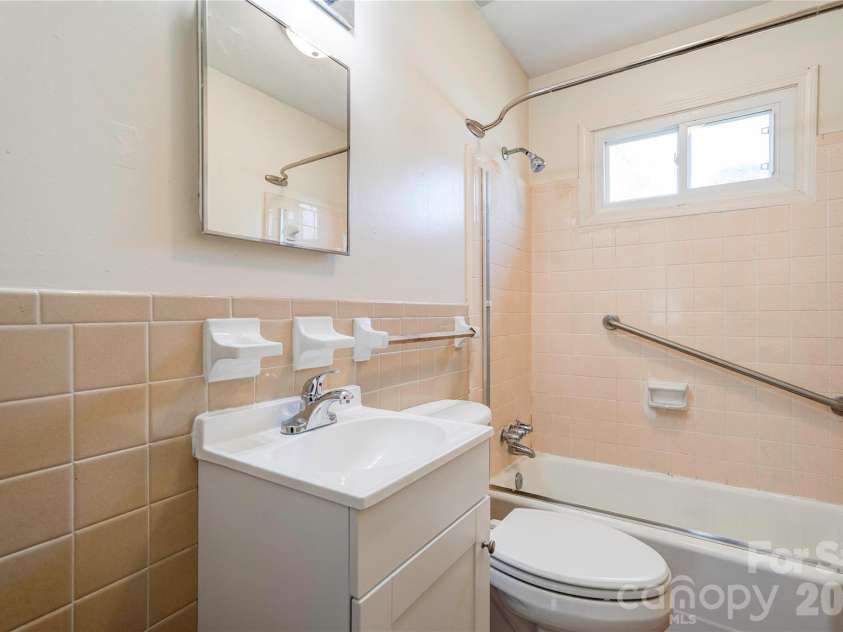 1904 Sulphur Springs Road, Shelby, NC 28152.  MLS# CAR4361748, YatesRealty ID 7501. Bathroom