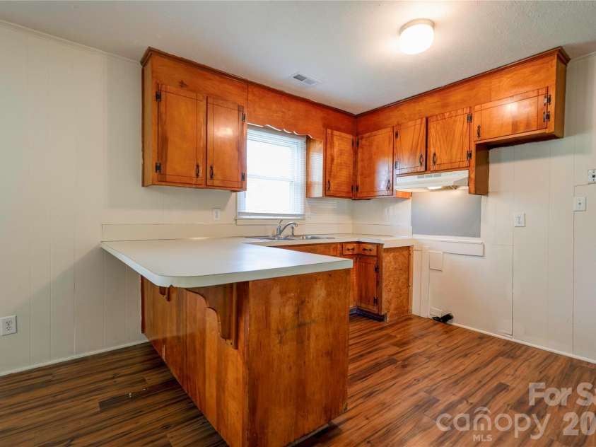1904 Sulphur Springs Road, Shelby, NC 28152.  MLS# CAR4361748, YatesRealty ID 7501. Kitchen