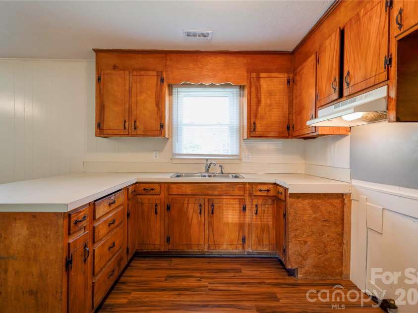 1904 Sulphur Springs Road, Shelby, NC 28152.  MLS# CAR4361748, YatesRealty ID 7501. Kitchen