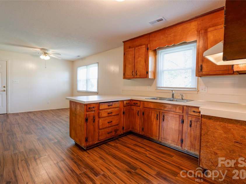 1904 Sulphur Springs Road, Shelby, NC 28152.  MLS# CAR4361748, YatesRealty ID 7501. Kitchen