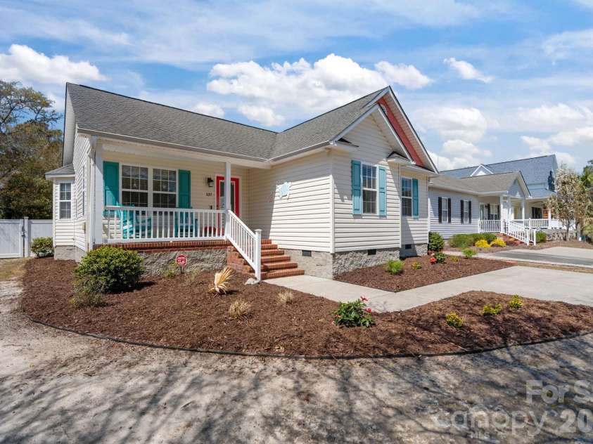137 4th Street, Oak Island, NC 28465.  MLS# CAR4363767, YatesRealty ID 7502. 