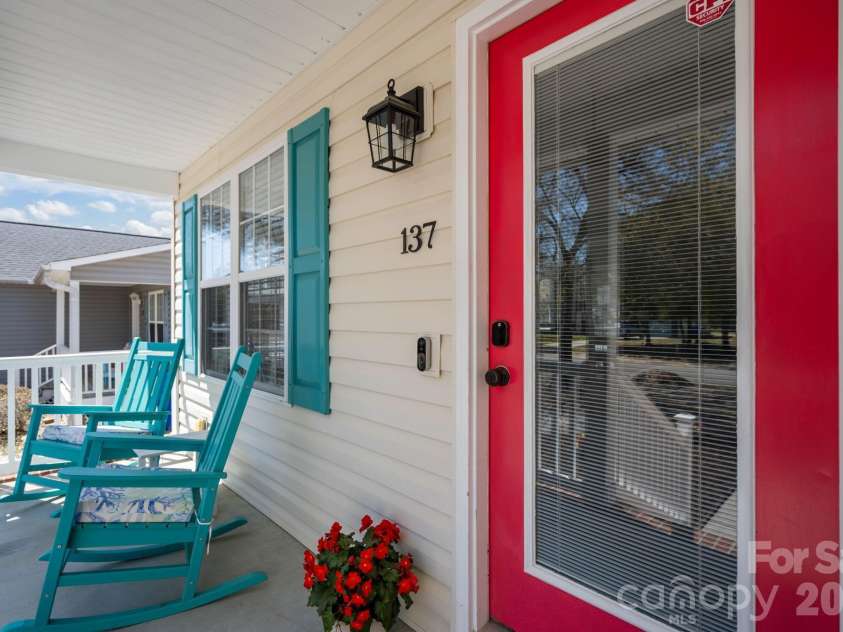 137 4th Street, Oak Island, NC 28465.  MLS# CAR4363767, YatesRealty ID 7502. 