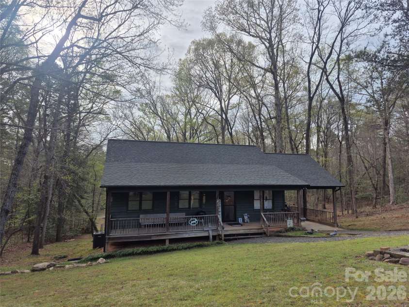 324 Pinecrest Circle, Troy, NC 27371.  MLS# CAR4363844, YatesRealty ID 7504. 