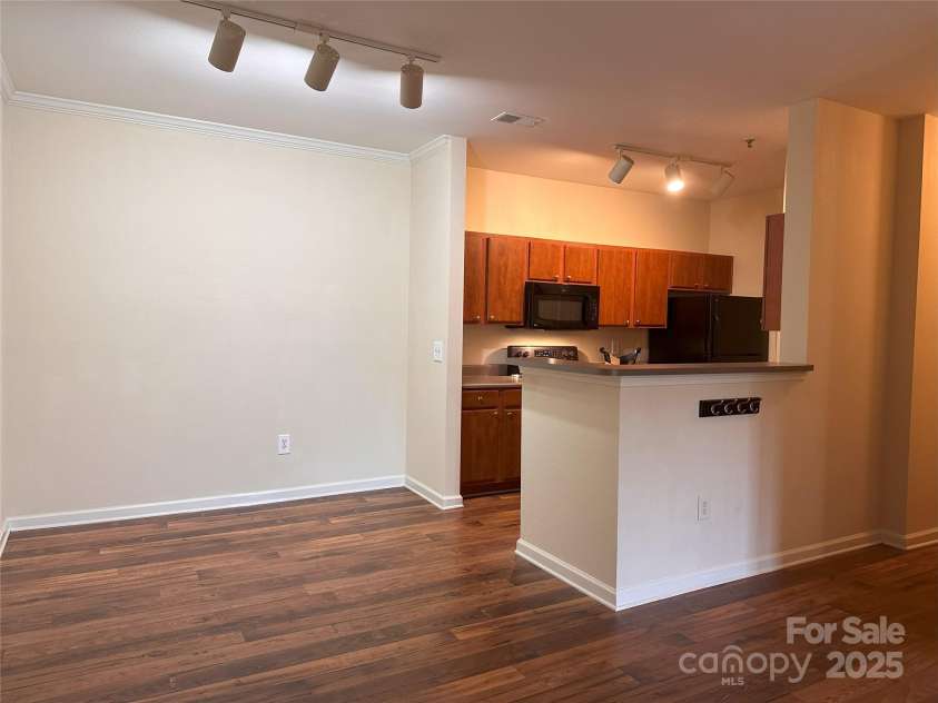 400 Vista Lake Drive, Candler, NC 28715.  MLS# CAR4222116, YatesRealty ID 7505. 