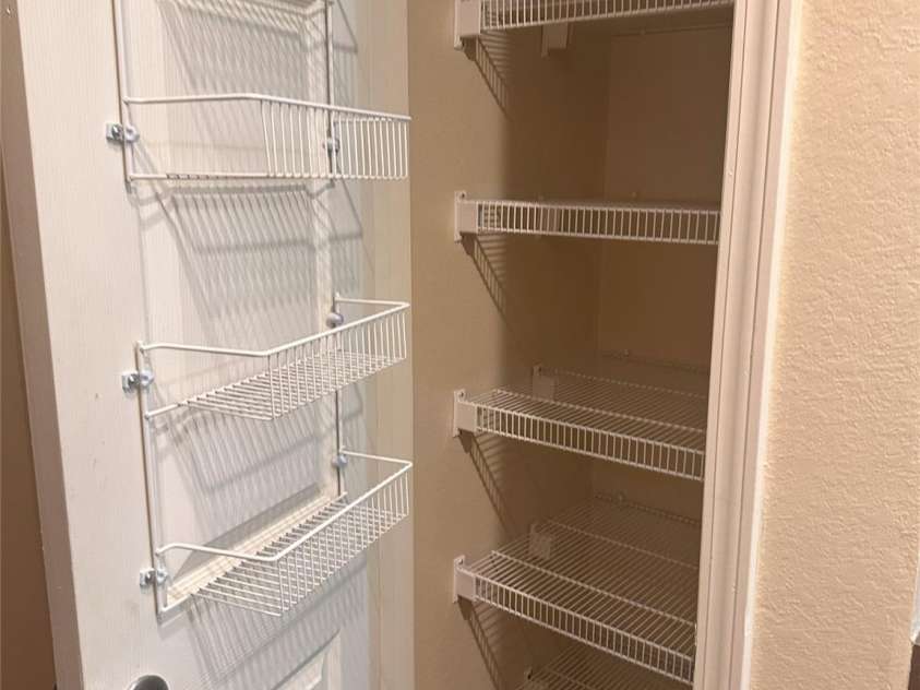 400 Vista Lake Drive, Candler, NC 28715.  MLS# CAR4222116, YatesRealty ID 7505. 