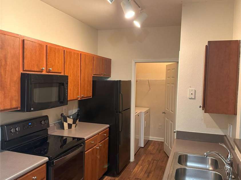 400 Vista Lake Drive, Candler, NC 28715.  MLS# CAR4222116, YatesRealty ID 7505. 