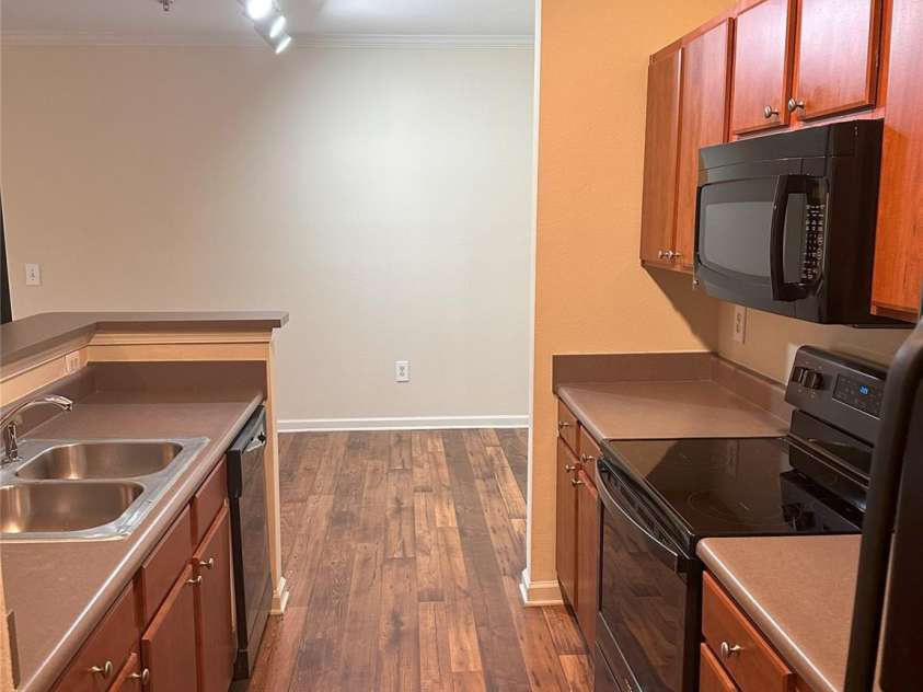 400 Vista Lake Drive, Candler, NC 28715.  MLS# CAR4222116, YatesRealty ID 7505. 