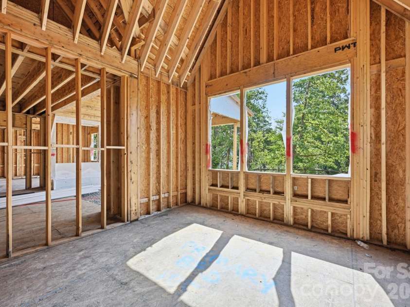 541 Greenway Street, Davidson, NC 28036.  MLS# CAR4363434, YatesRealty ID 7506. First floor primary suite