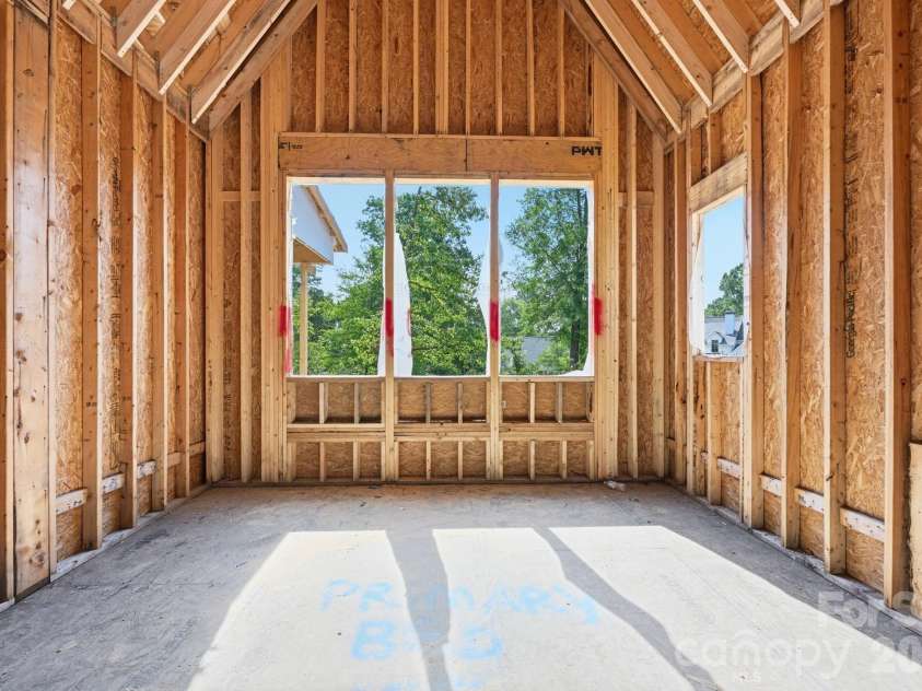 541 Greenway Street, Davidson, NC 28036.  MLS# CAR4363434, YatesRealty ID 7506. First floor primary suite