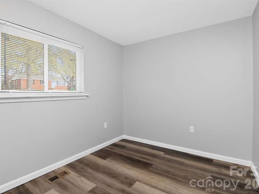 1019 Lewiston Avenue, Charlotte, NC 28208.  MLS# CAR4363513, YatesRealty ID 7507. 