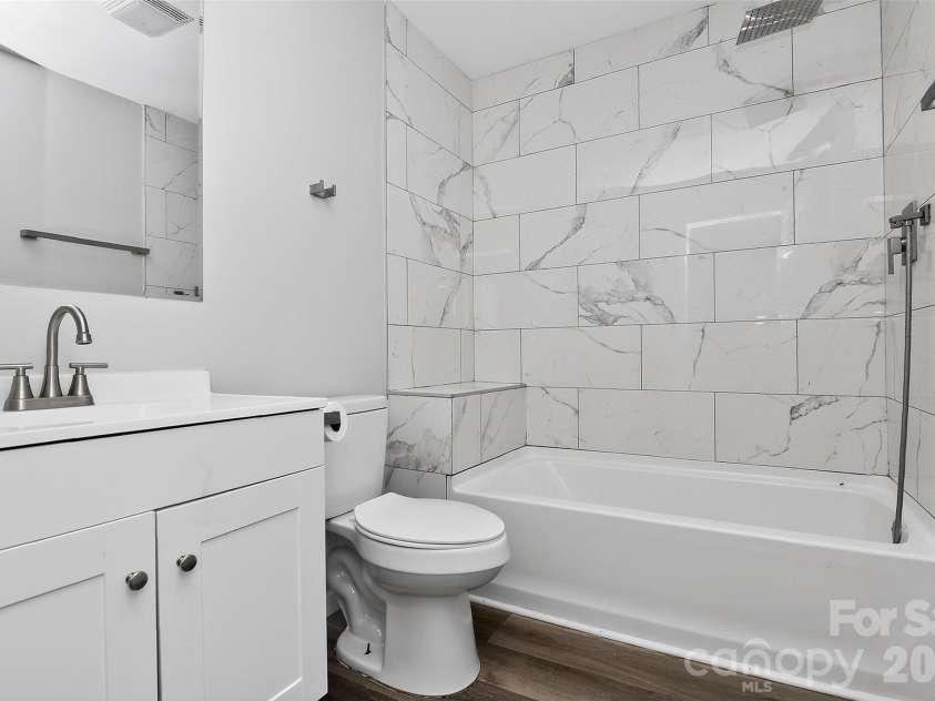 1019 Lewiston Avenue, Charlotte, NC 28208.  MLS# CAR4363513, YatesRealty ID 7507. 