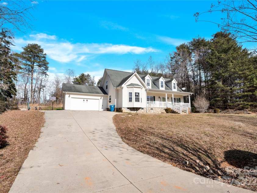 7918 Ridgeview Drive, Sherrills Ford, NC 28673.  MLS# CAR4215178, YatesRealty ID 751. 