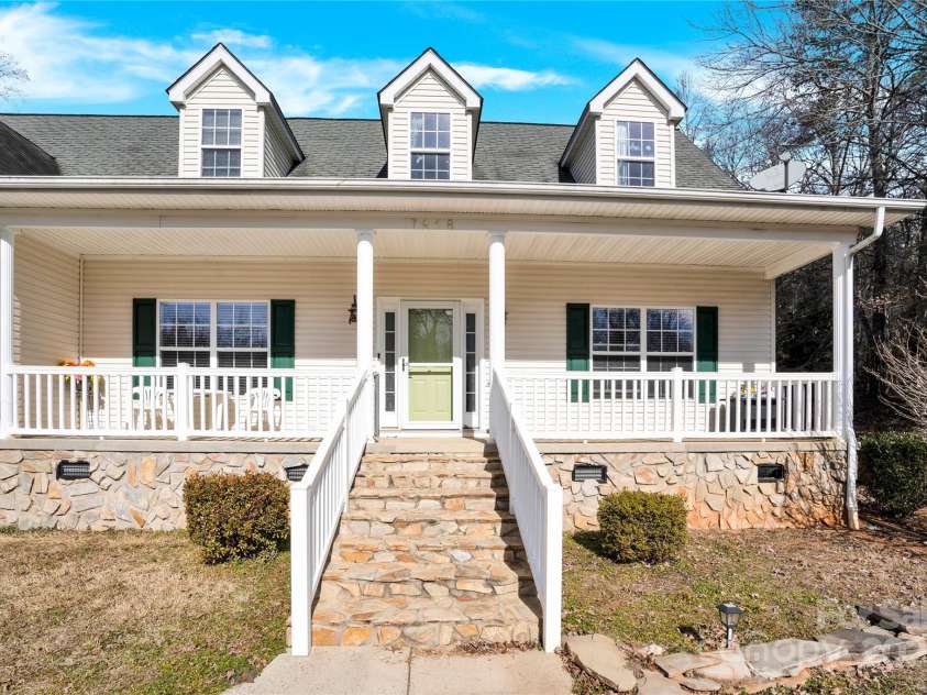 7918 Ridgeview Drive, Sherrills Ford, NC 28673.  MLS# CAR4215178, YatesRealty ID 751. 