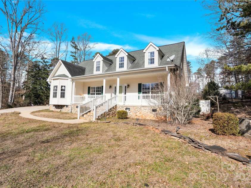 7918 Ridgeview Drive, Sherrills Ford, NC 28673.  MLS# CAR4215178, YatesRealty ID 751. 