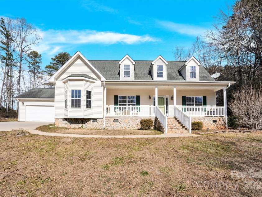 7918 Ridgeview Drive, Sherrills Ford, NC 28673.  MLS# CAR4215178, YatesRealty ID 751. 