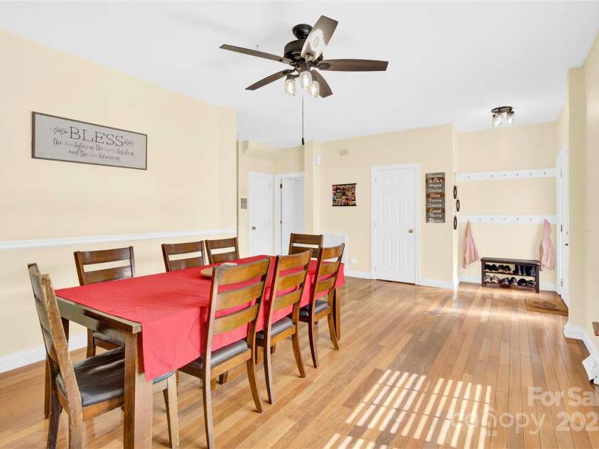 7918 Ridgeview Drive, Sherrills Ford, NC 28673.  MLS# CAR4215178, YatesRealty ID 751. 