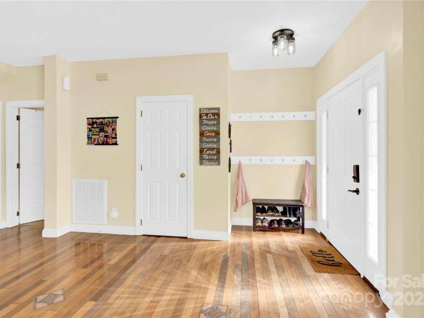 7918 Ridgeview Drive, Sherrills Ford, NC 28673.  MLS# CAR4215178, YatesRealty ID 751. 