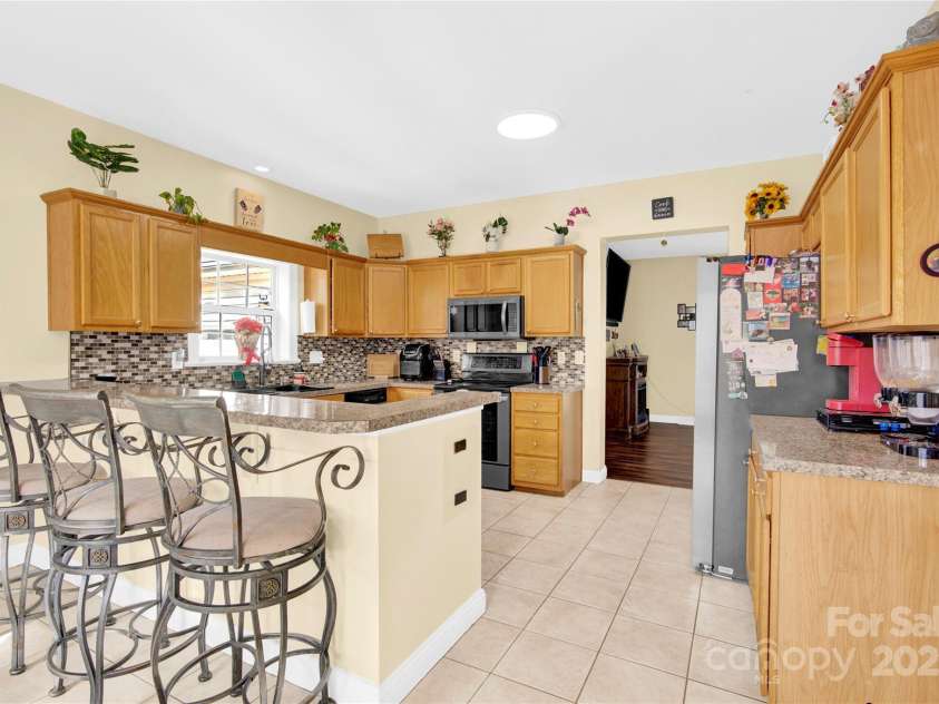 7918 Ridgeview Drive, Sherrills Ford, NC 28673.  MLS# CAR4215178, YatesRealty ID 751. 