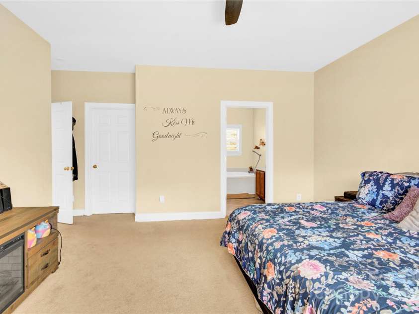 7918 Ridgeview Drive, Sherrills Ford, NC 28673.  MLS# CAR4215178, YatesRealty ID 751. 