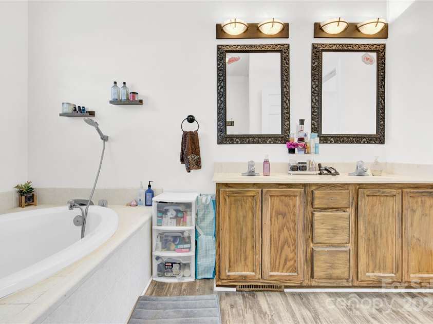 7918 Ridgeview Drive, Sherrills Ford, NC 28673.  MLS# CAR4215178, YatesRealty ID 751. 