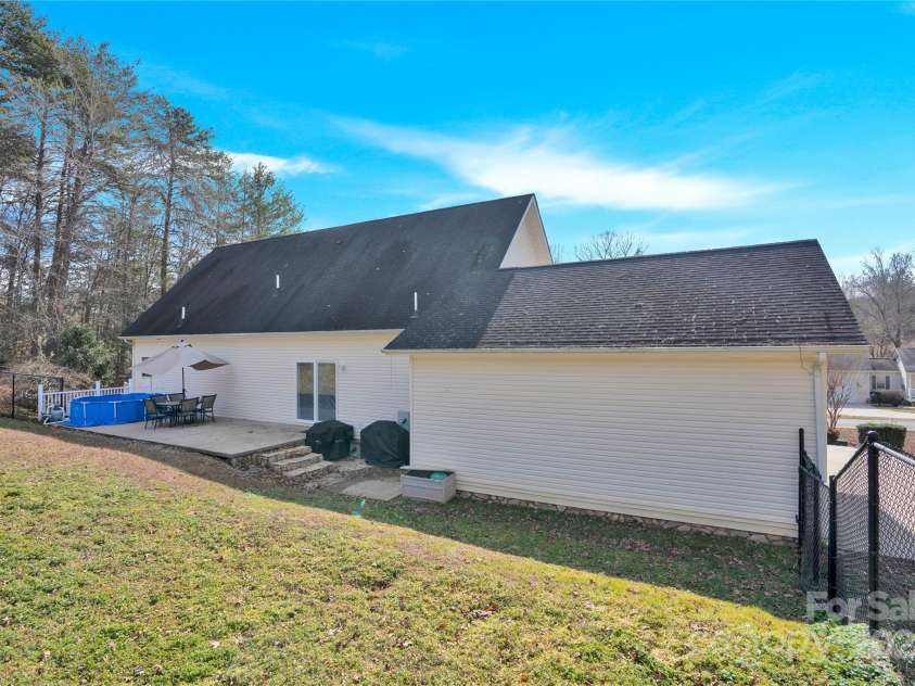 7918 Ridgeview Drive, Sherrills Ford, NC 28673.  MLS# CAR4215178, YatesRealty ID 751. 