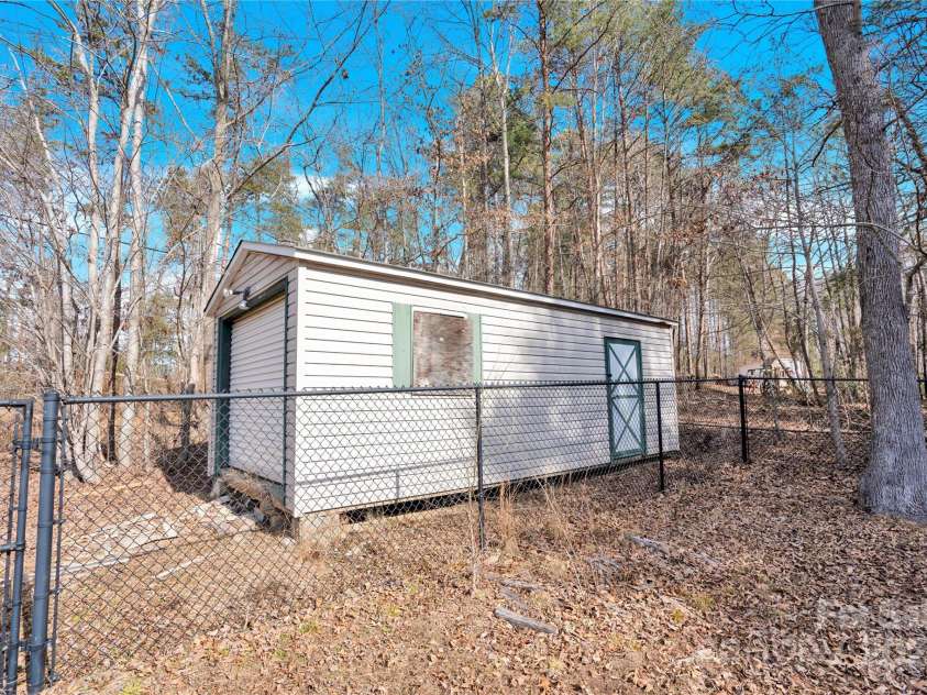 7918 Ridgeview Drive, Sherrills Ford, NC 28673.  MLS# CAR4215178, YatesRealty ID 751. 