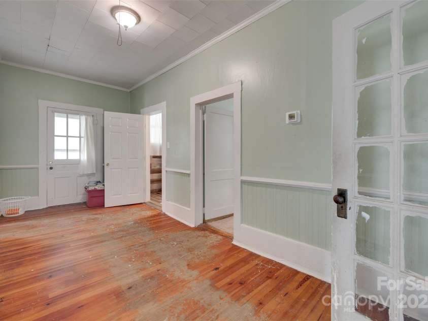 302 Charlotte Street, York, SC 29745.  MLS# CAR4250381, YatesRealty ID 7511. 