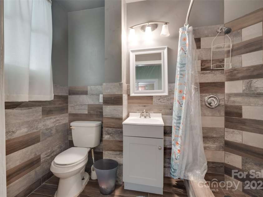 302 Charlotte Street, York, SC 29745.  MLS# CAR4250381, YatesRealty ID 7511. 