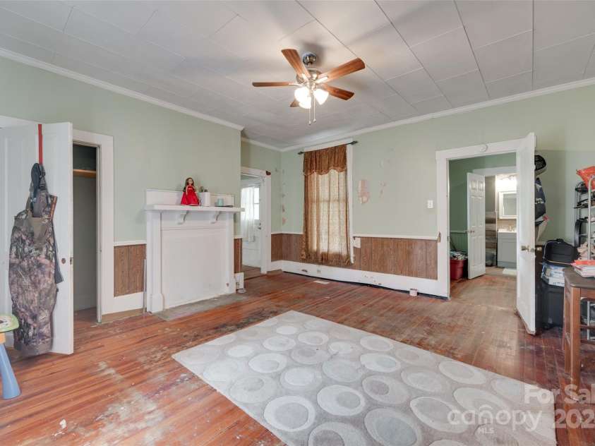 302 Charlotte Street, York, SC 29745.  MLS# CAR4250381, YatesRealty ID 7511. 