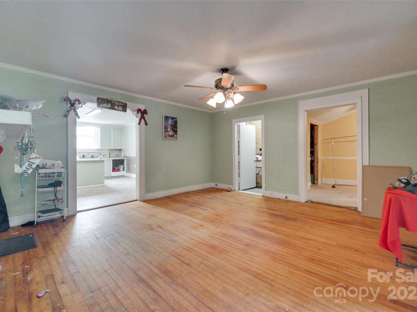 302 Charlotte Street, York, SC 29745.  MLS# CAR4250381, YatesRealty ID 7511. 