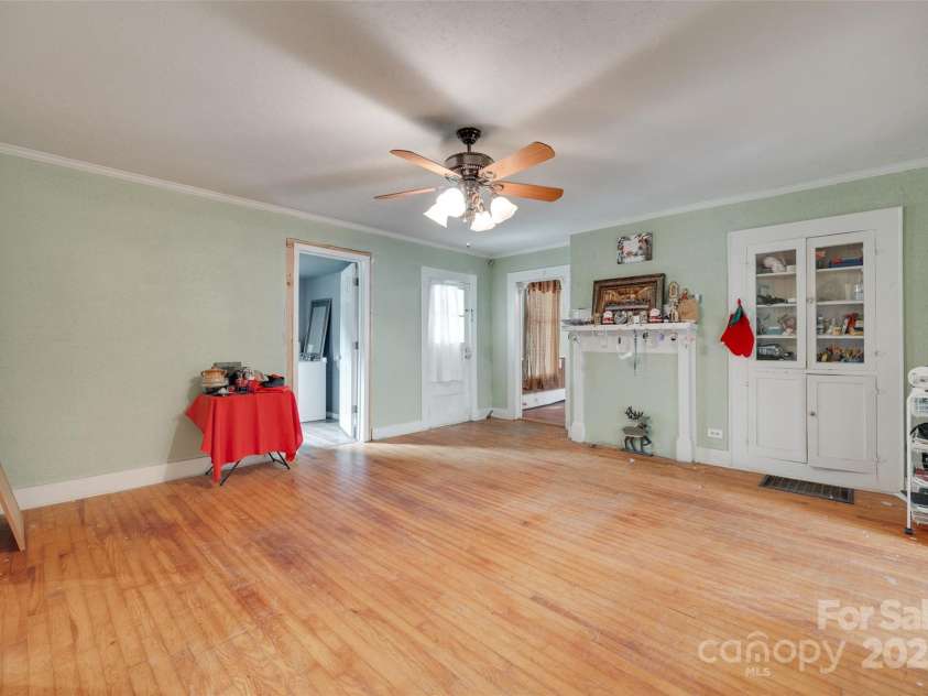 302 Charlotte Street, York, SC 29745.  MLS# CAR4250381, YatesRealty ID 7511. 