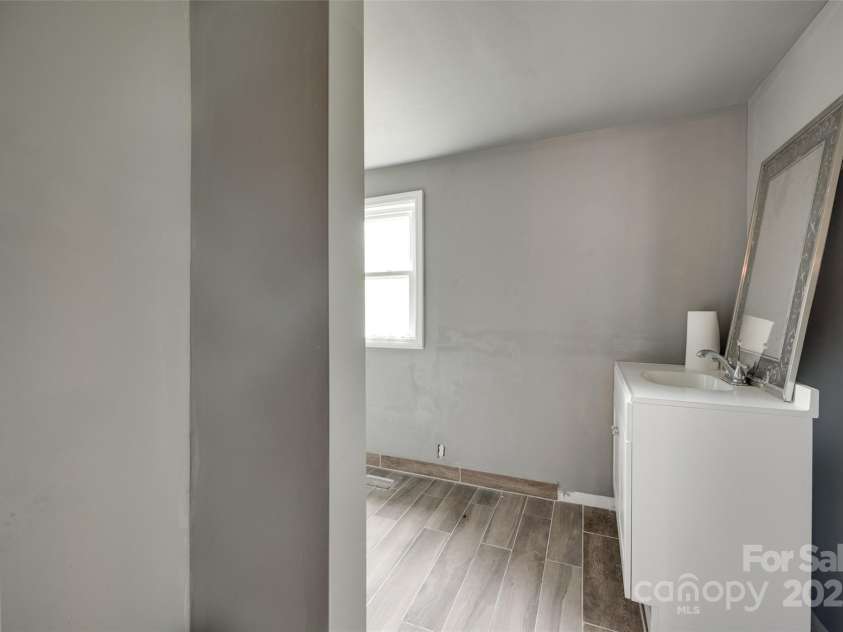 302 Charlotte Street, York, SC 29745.  MLS# CAR4250381, YatesRealty ID 7511. 