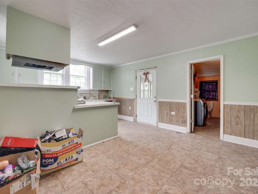 302 Charlotte Street, York, SC 29745.  MLS# CAR4250381, YatesRealty ID 7511. 