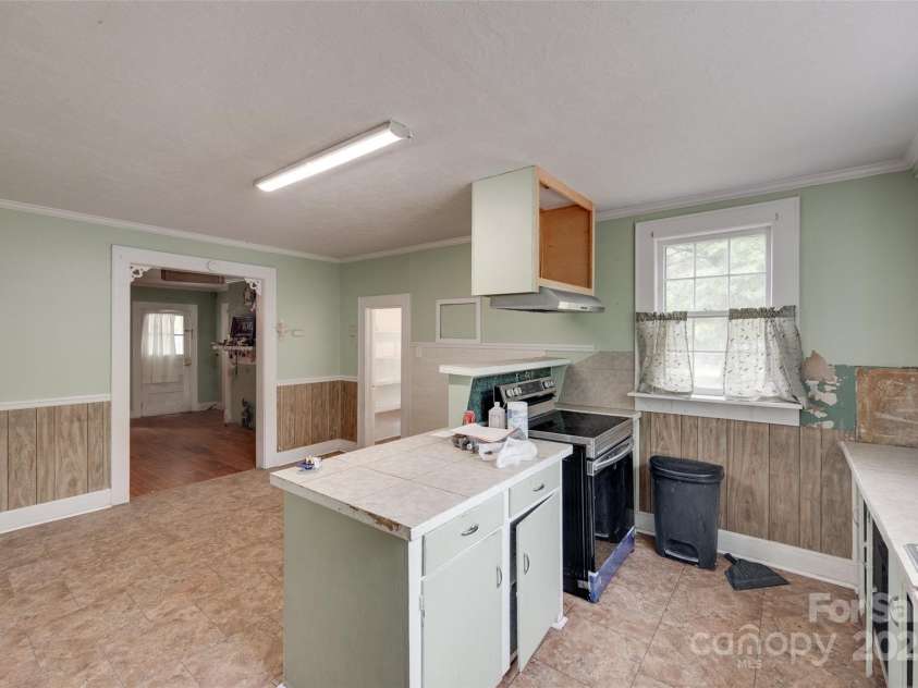 302 Charlotte Street, York, SC 29745.  MLS# CAR4250381, YatesRealty ID 7511. 